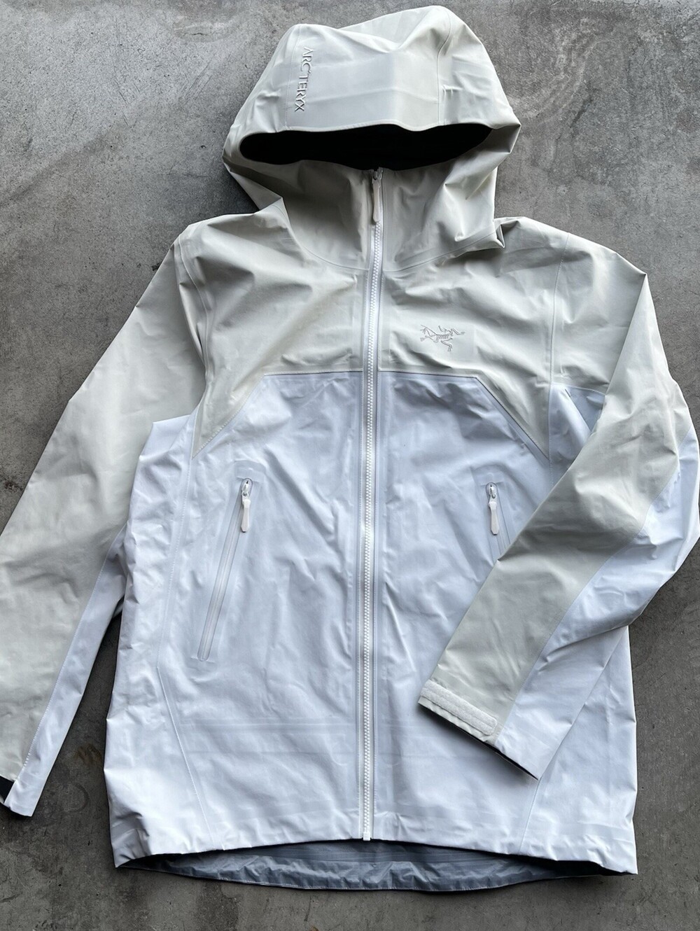 Arc'teryx Beta Jacket Women's Size XS Color Rune Beige Tan Goretex Arcteryx